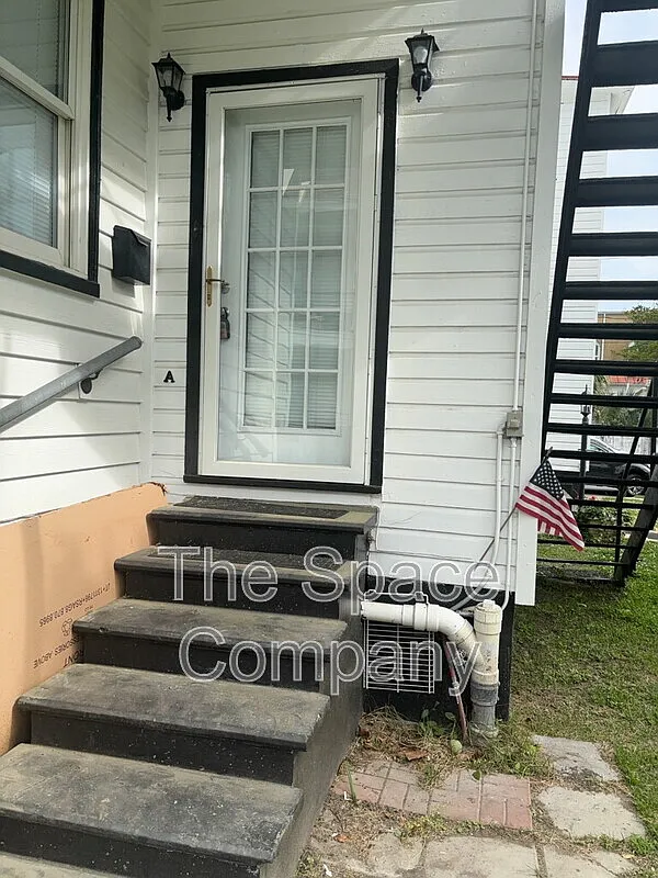 2 bed, 1.0 bath, 1000 sqft, $2,500 — Photo 1