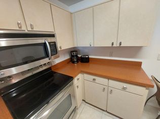 1628 Tudor Ln, Tavares, FL 32778