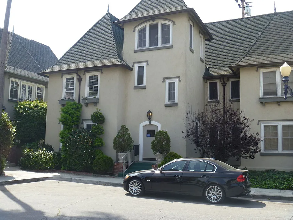 2202-2230 E Lowena Dr
