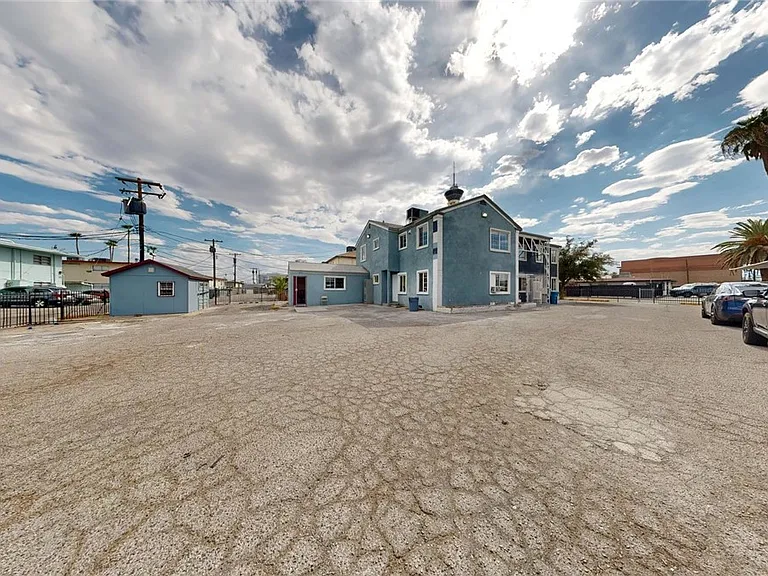 530 E Oakey Blvd #A — Photo 12