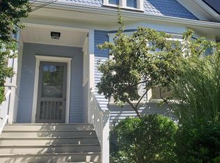 910 13th Ave, Seattle, WA 98122