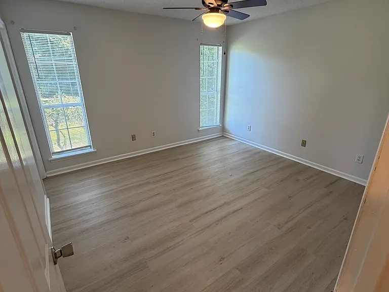 206 Buckston Ct — Photo 13