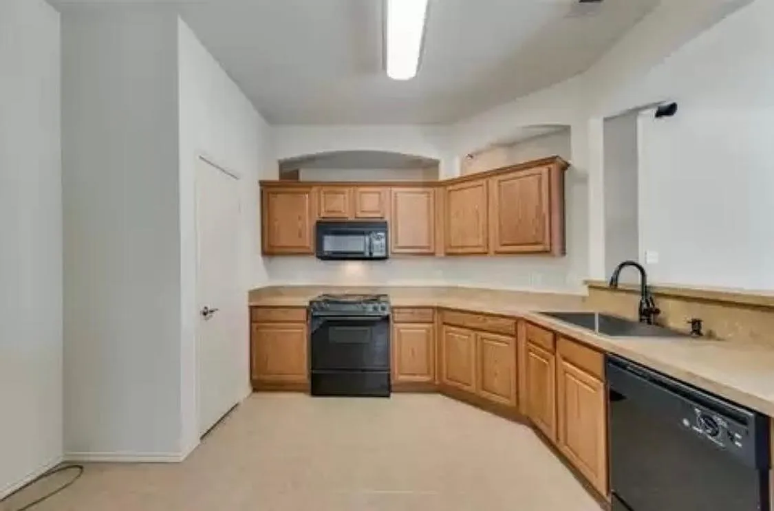 8336 Riversprings Dr — Photo 4