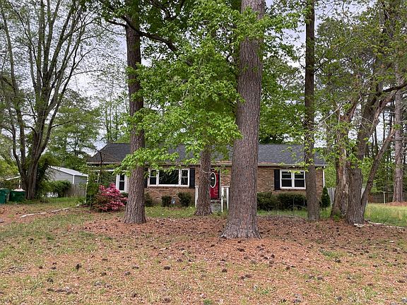 3rd image of 2619 Forest Hills Rd
