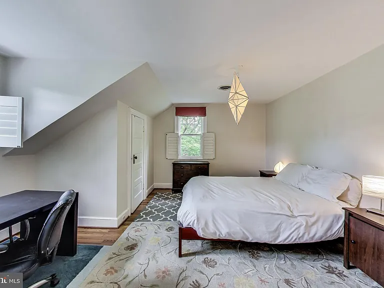 5809 Grosvenor Ln — Photo 24