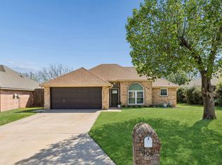 906 Bayfield Dr, Denton, TX 76209