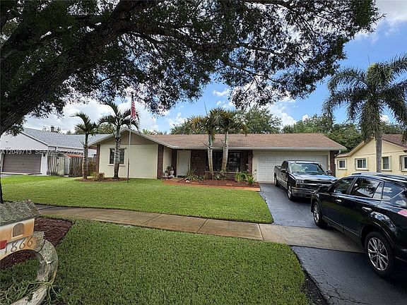 3rd image of 11866 SW 59th Ct