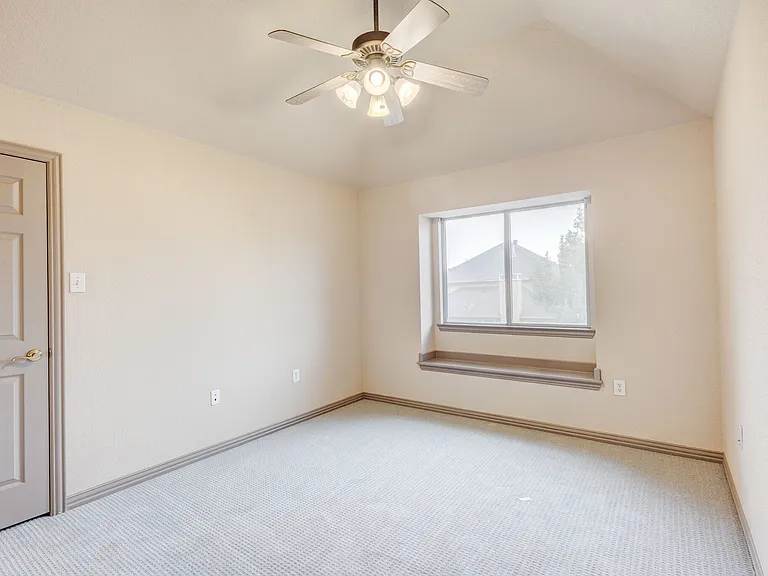 2010 Vista Dr — Photo 14