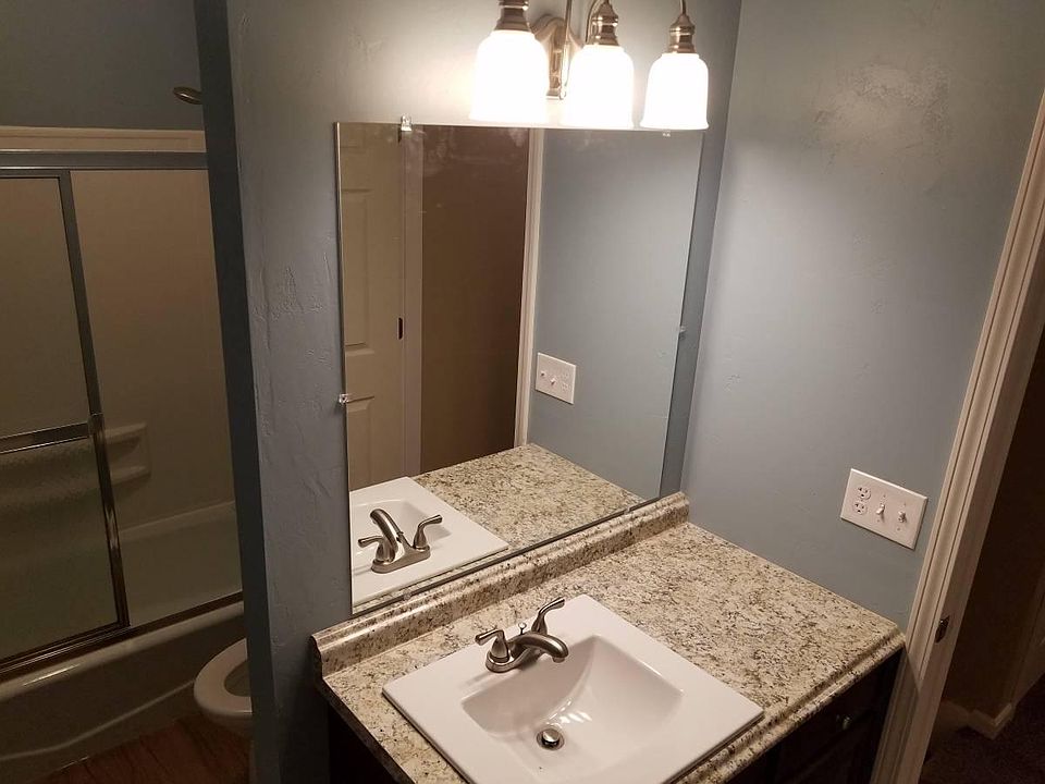 2nd image of 2707 W 4th St APT D