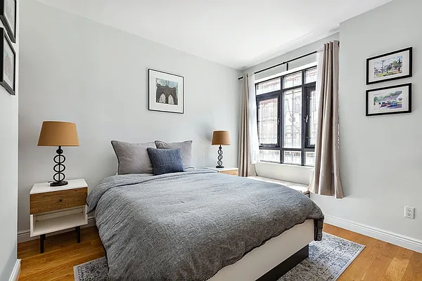 Sold by Bold New York | media 12