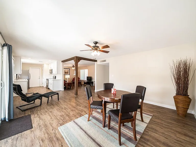1053 E Geneva Dr — Photo 3