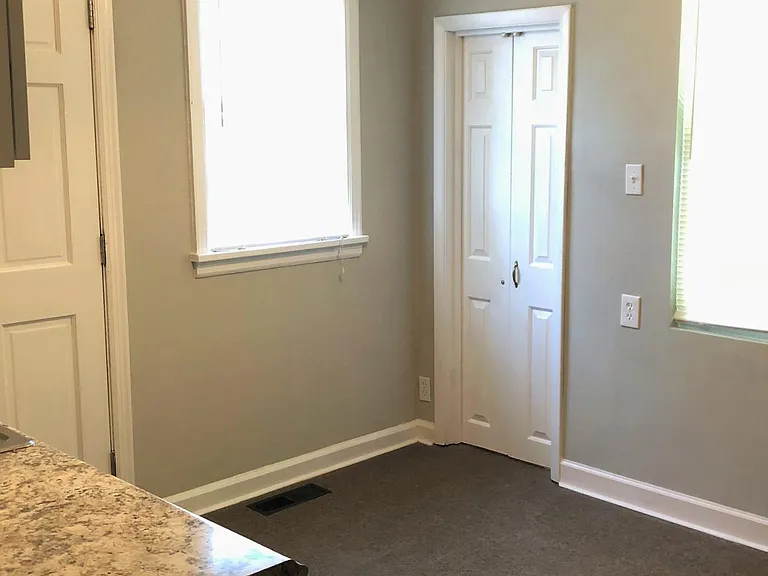 5715 Sanford Rd — Photo 6