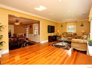 45 Rollins Ave, Pearl River, NY 10965