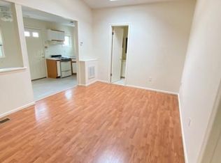 17 Fairview St APT 1, Huntington, NY 11743