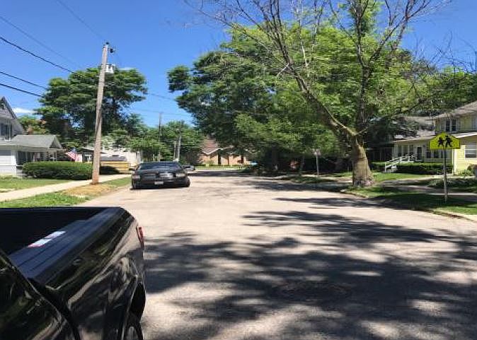 2nd image of 11 Farwell St