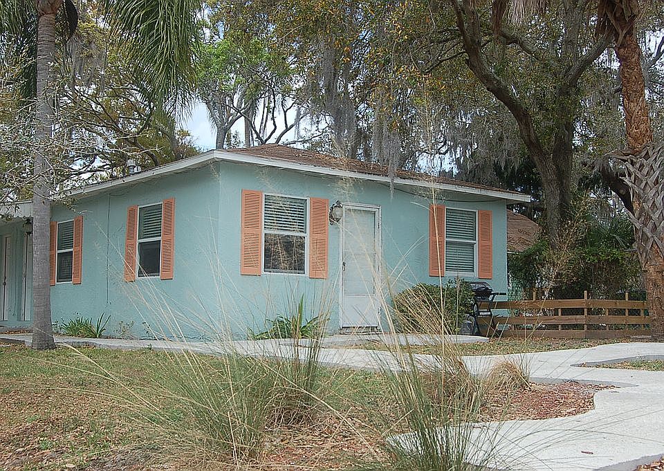 1st image of 475 2nd St N