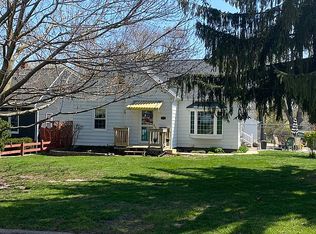 2225 W 7th St, Waterloo, IA 50702