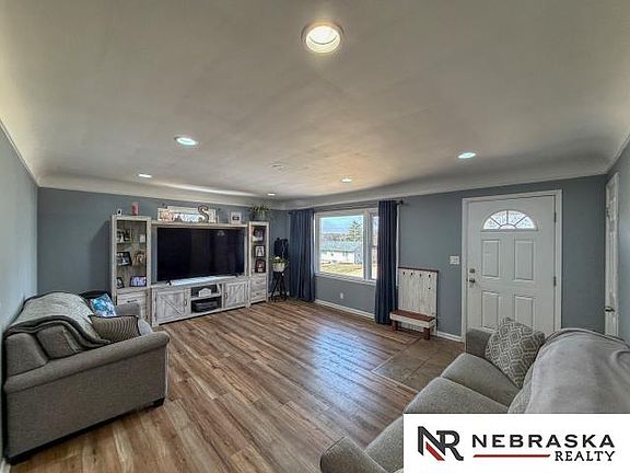 3rd image of 8313 Ruggles St