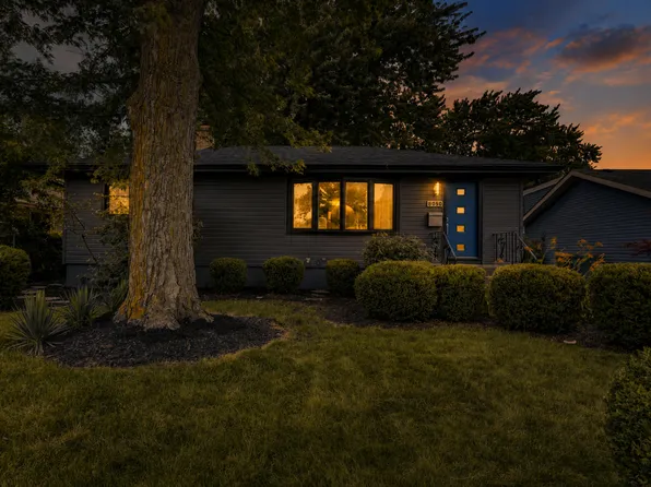 8050 Columbia Ave, Munster, IN 46321