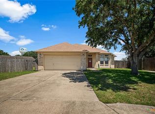 105 Belle Ct, Port Lavaca, TX 77979