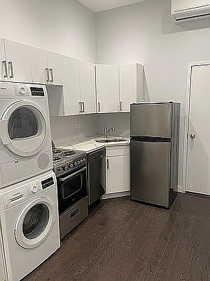 1st image of 100 Charlton St APT 4