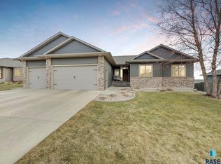 204 Augusta Ave, Brandon, SD 57005