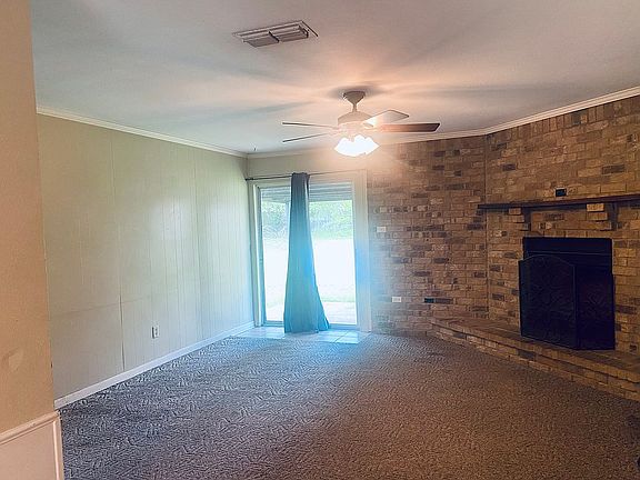 4th image of 306 Laverne St