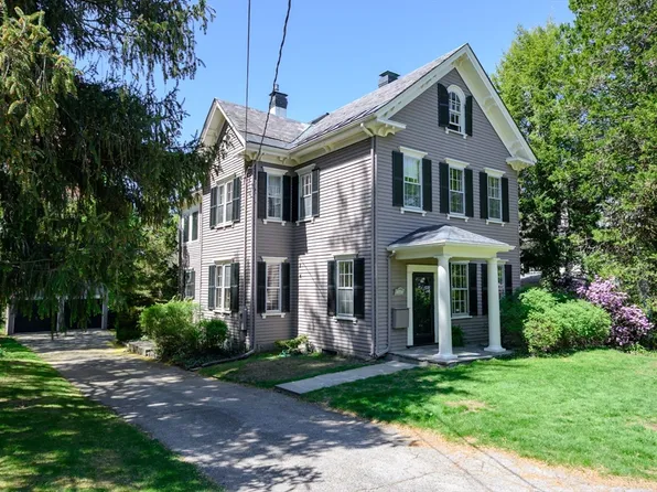 185 School St, Milton, MA 02186