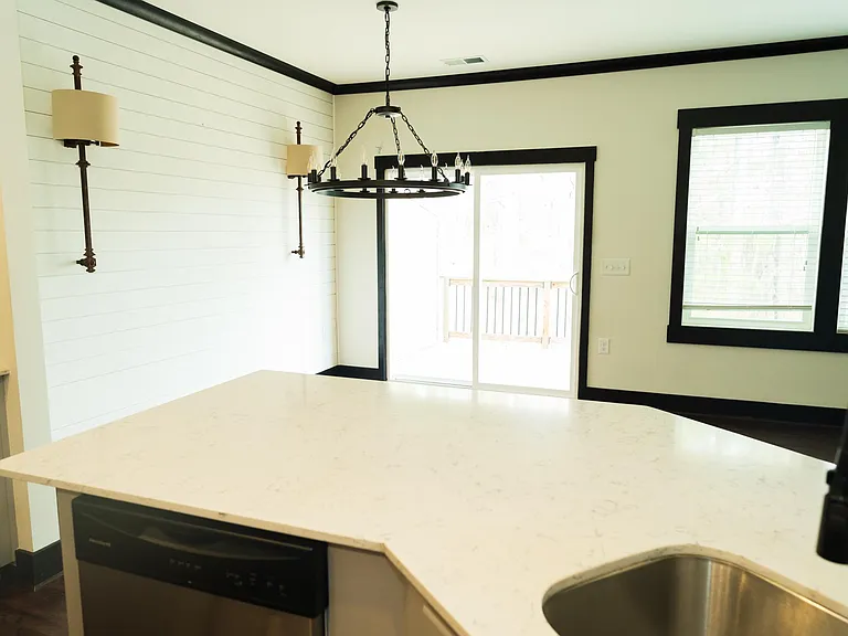 1013 Epiphany Rd — Photo 7
