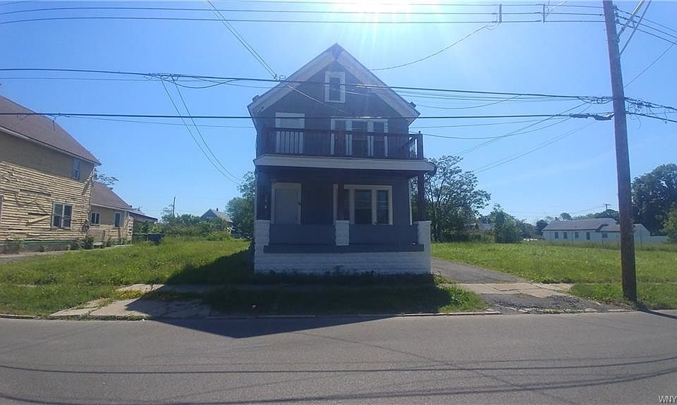 1st image of 993 Smith St