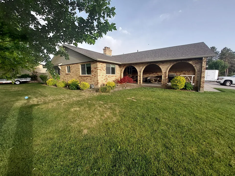 1076 Timpview Dr