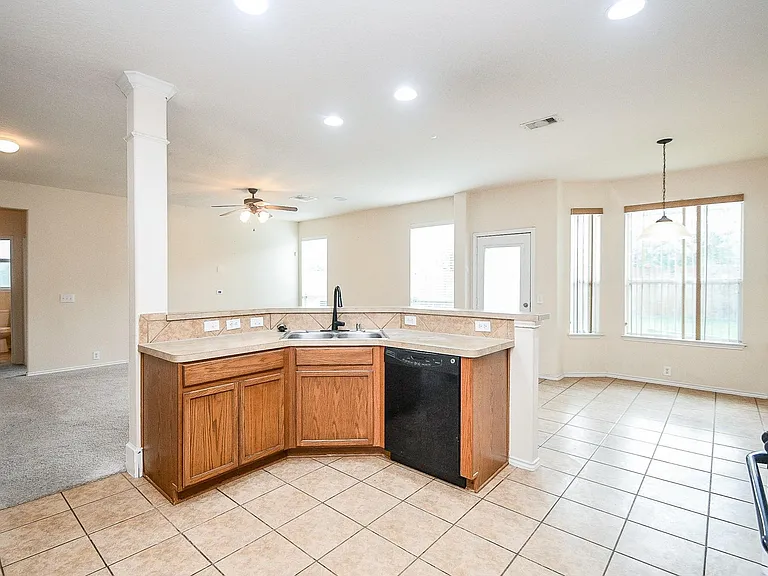 3015 Darby Brook Dr — Photo 6