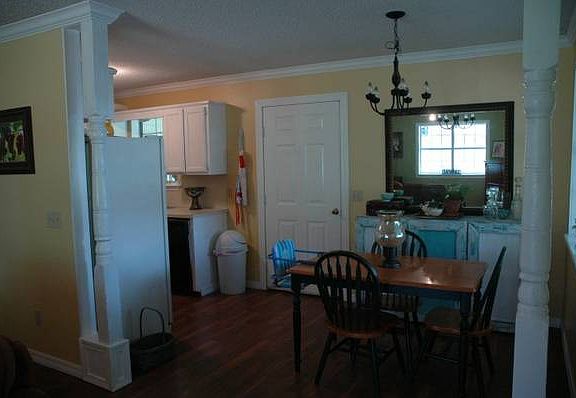 4th image of 1918 Gordon Dr