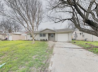 709 Cranbrook Ln, Grand Prairie, TX 75052