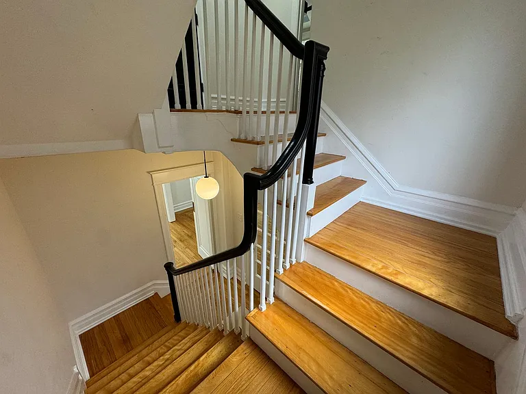 2201 W Gordon St — Photo 30