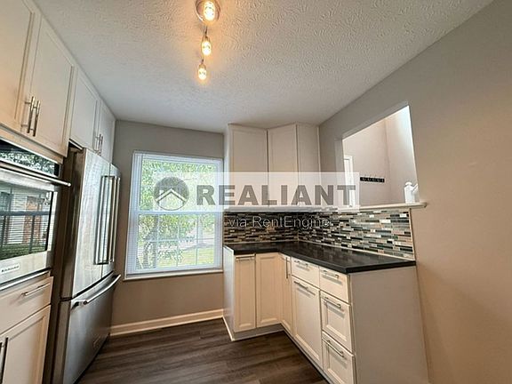 3rd image of 6446 Linkview Ct