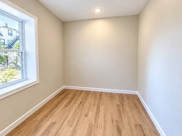 2 bed, $1,950 — Photo 4