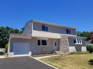 254 Fruitwood Ln, Central Islip, NY 11722