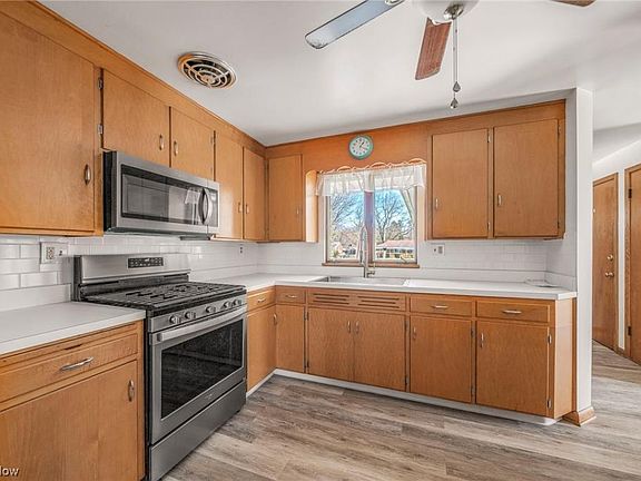 4th image of 1441 Parkside Dr