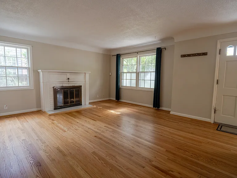 1527 NE 64th Ave — Photo 7