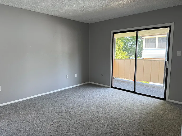 359 Greenland Dr — Photo 11