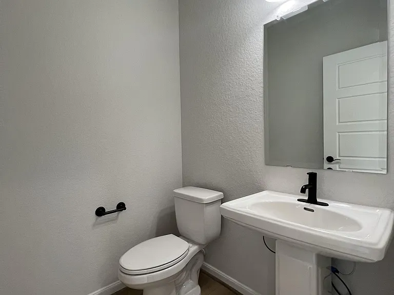 16630 Daylight Ln — Photo 8