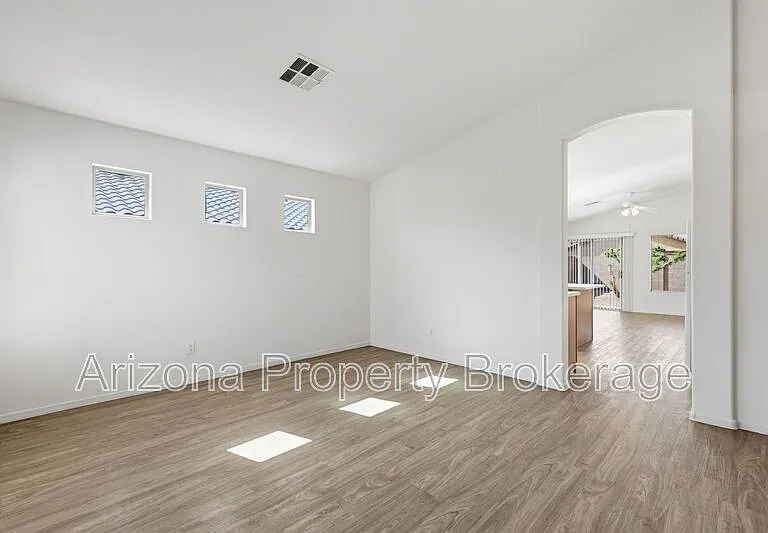 14823 W Redfield Rd — Photo 4