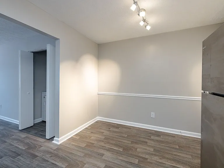 Westside Court | Modern Living in the Heart of Westside — Photo 9