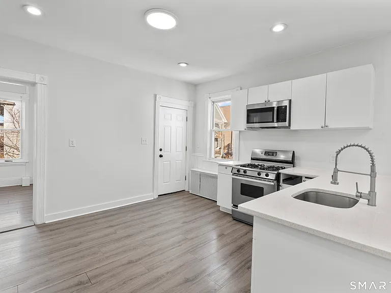 394 Gregory St #4 — Photo 5