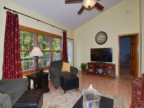 4th image of 3808 Dolphin Dr #50