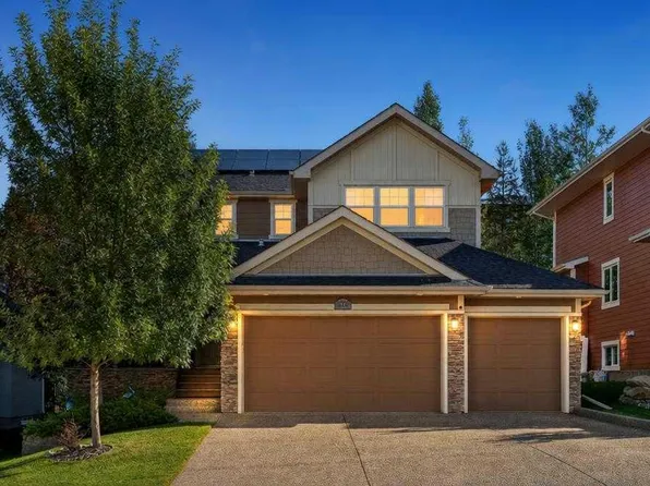 12 W Crestridge Rise SW, Calgary, AB T3B 0M1