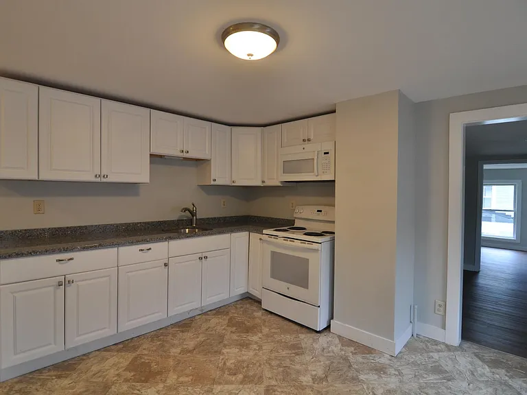 16 Railroad St #2 — Photo 1