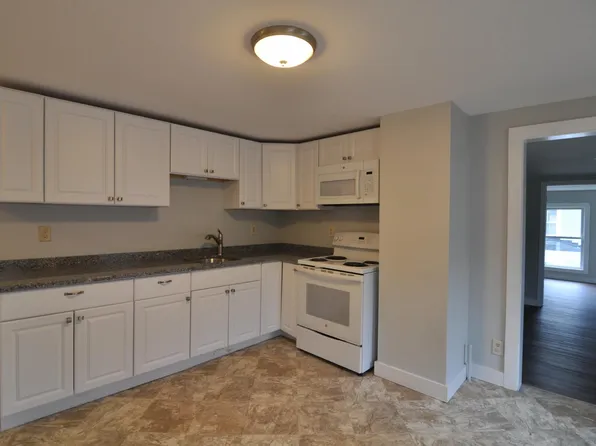 16 Railroad St APT 2, Pepperell, MA 01463