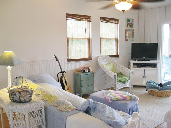 5th image of 105 Lakeview Dr